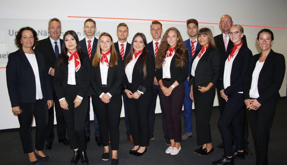 Zehn neue Auszubildende starten bei der Sparkasse Hamm