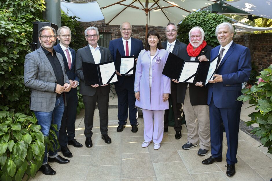 Hohe Auszeichnungen für Verwaltungsratsmitglieder der Sparkasse Hamm